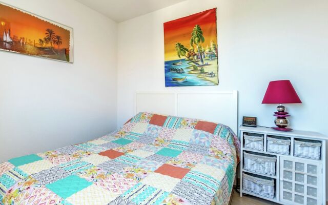 Charming Apartment in Mallemort with Swimming Pool