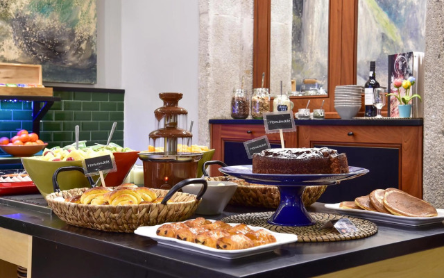 The Editory House Ribeira Porto Hotel