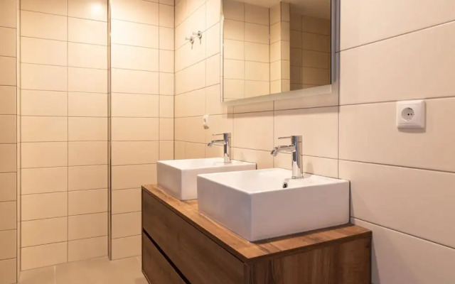 Spacious Apartment in Den Haag With View