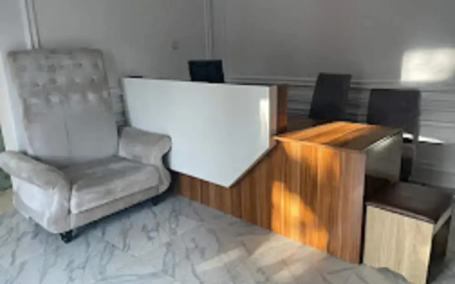 D Avalon Suites