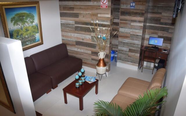 Hotel Perla Verde