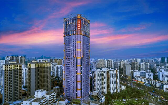 Отель Haikou Mingguang Shengyi Hotel