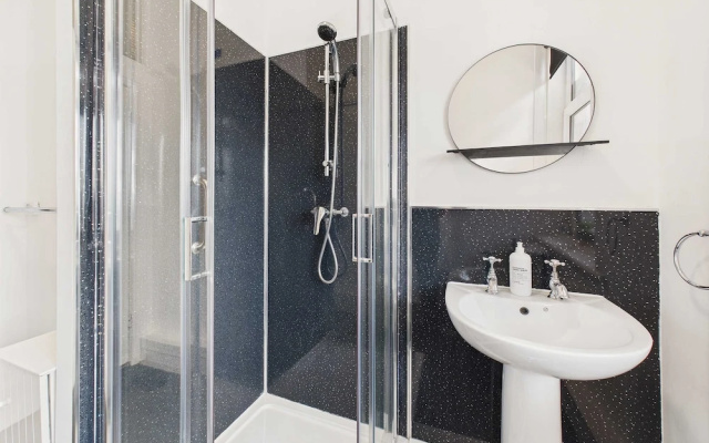 Host Stay 27 Metropole Towers