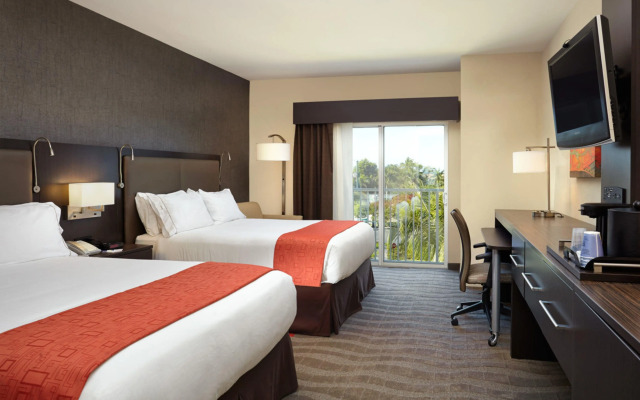 Holiday Inn Express Hotel Naples Downtown - 5th Avenue