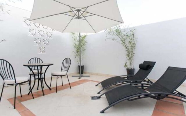 Hospederia Almundo by Alexandra Realty