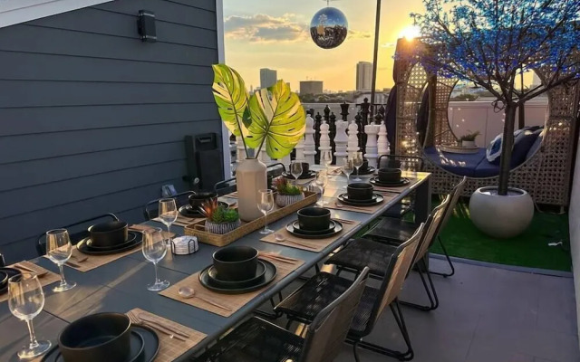 The Oasis Checkmate HTX Rooftop