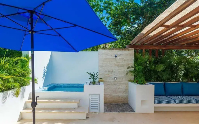 Luxury Private 3BED Villa, Garden, Pool,Security