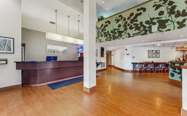 Sleep Inn & Suites Buffalo Airport