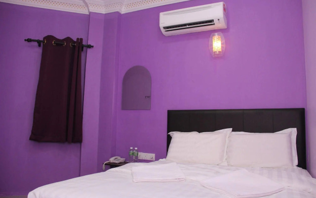 Royale City Hotel