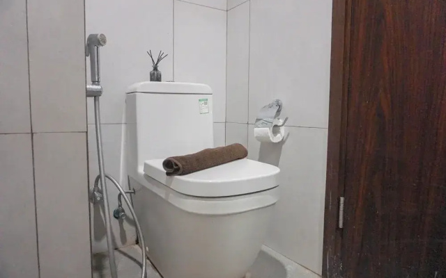 Cozy Look Studio Apartment At Lrt City Bekasi