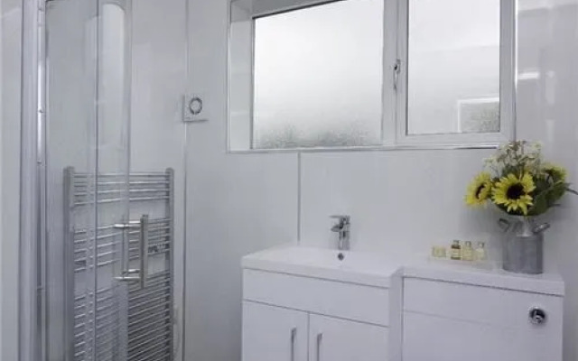 Diamond - Clyde House