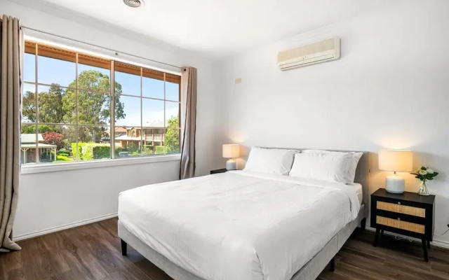 Comfortable Family Stay in Caroline Springs