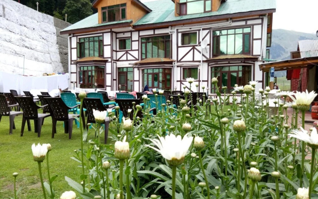 Hotel Glacier Heights