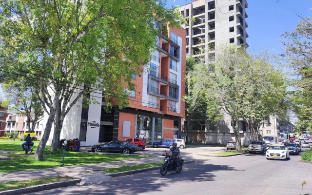 Modern Miravalle Apartment