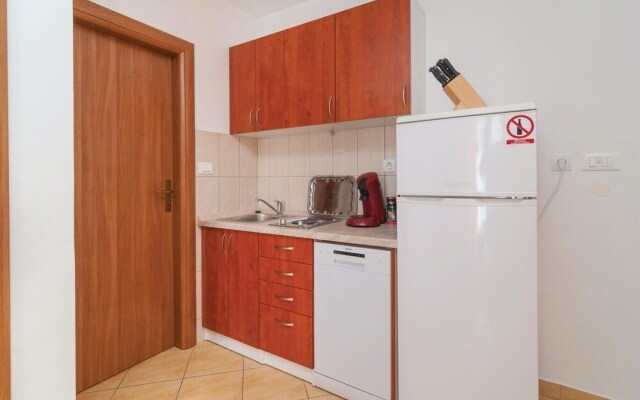 Nice Apartment in Supetar With 1 Bedrooms and Wifi