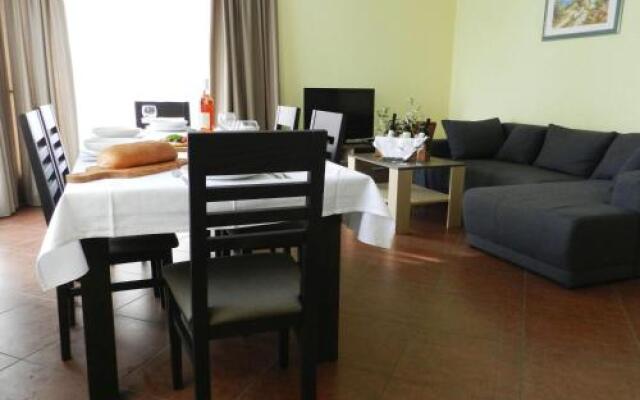 Apartments Smaragdna Villa