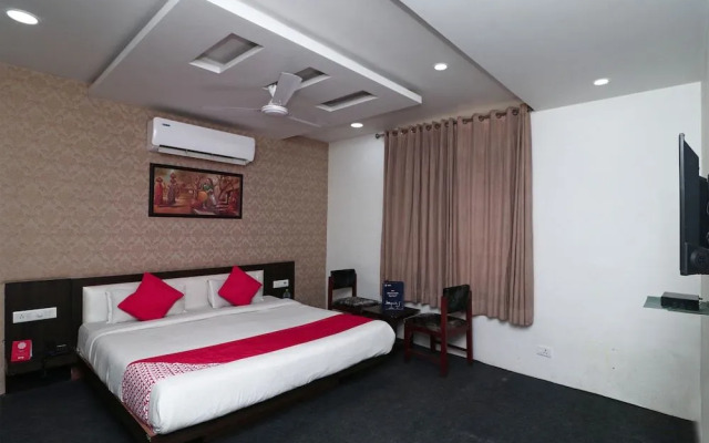 OYO 16499 Hotel Moti Dungri Palace