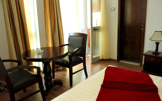 Oasis Hotel Apartment