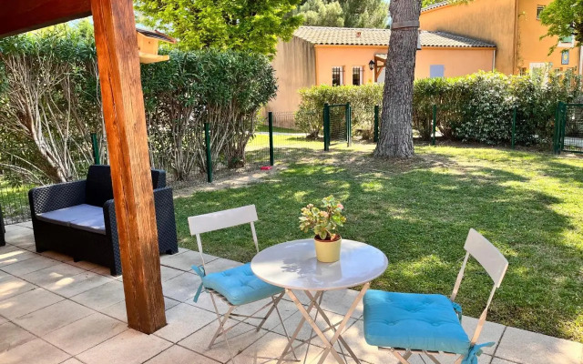 Maison de vacances dans résidence avec piscine
