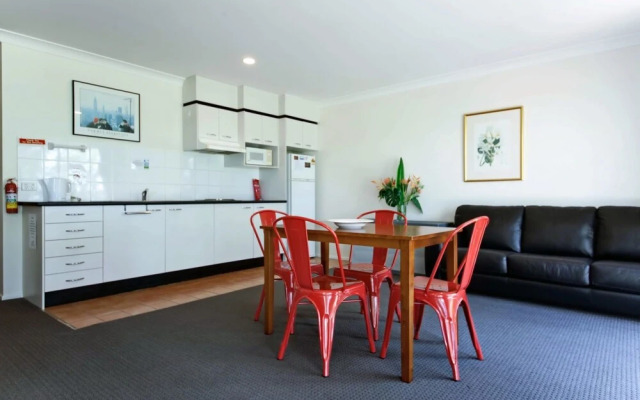 Condo 108 @ Horizons Resort & Golf, stunning course + lake Views