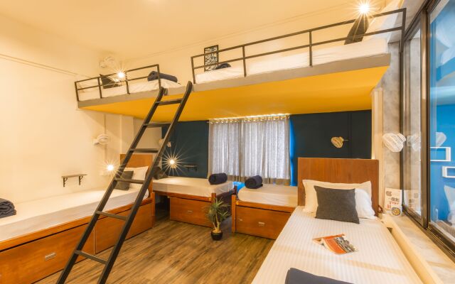 Locomo Hostel - Mumbai