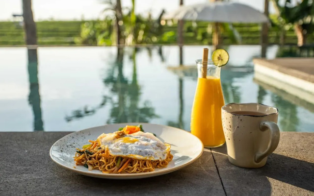 Majestic Private Villa 6 Br Canggu With Staff