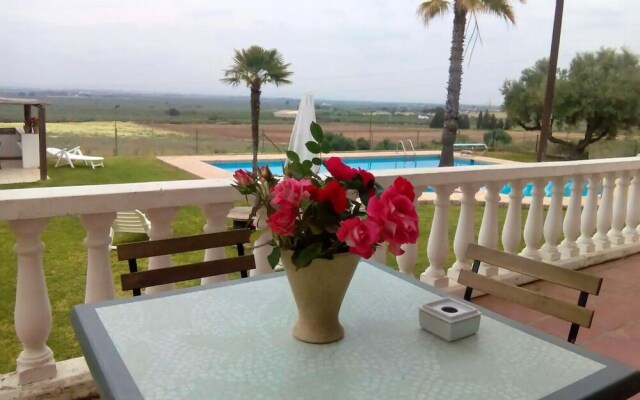 Villa With 6 Bedrooms in Alcalá de Guadaira, With Wonderful City View, Private Pool, Enclosed Garden - 90 km From the Beach