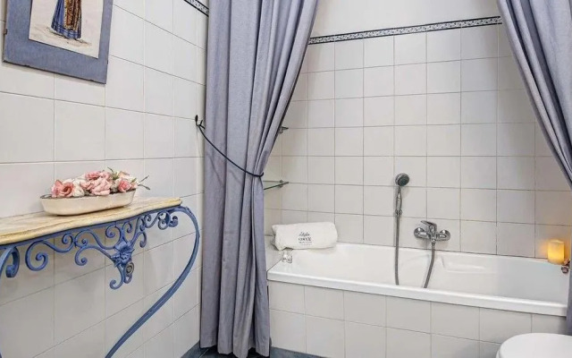 Lady Mary's Tribunali Luxury Suite