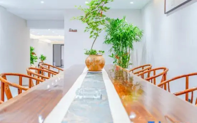 Ruyuan Homestay (Dalian Sports Center Branch)