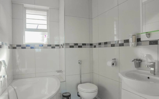 Shangri LA Apartment 208 & 803