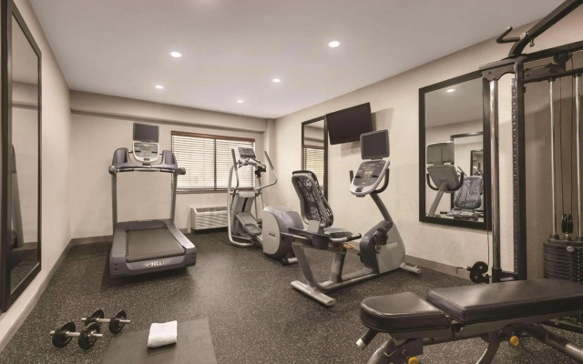 Country Inn & Suites by Radisson, Williamsburg East (Busch Gardens), VA