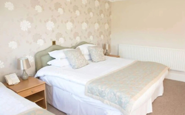 Woodland Manor Hotel