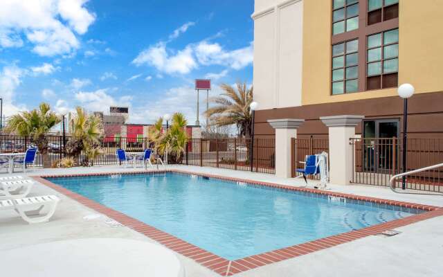 Comfort Inn & Suites Biloxi - D'Iberville