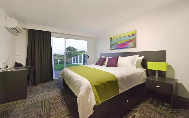 Mackay Oceanside Central Hotel