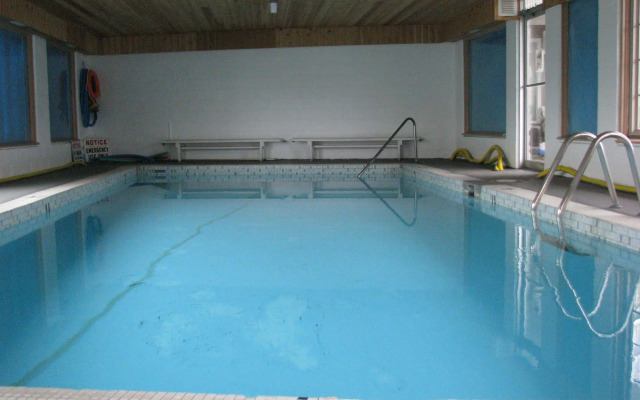 Plaza Motel