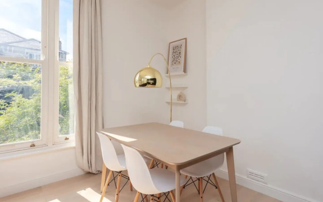 The Perfect 2 Bedroom Family Apartment in West Hackney