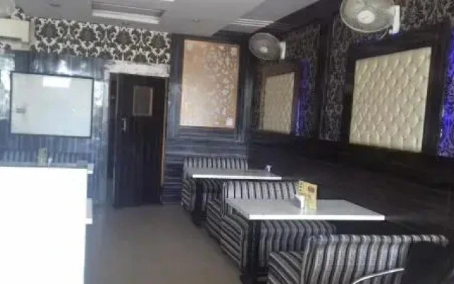 New Star House by OYO Rooms