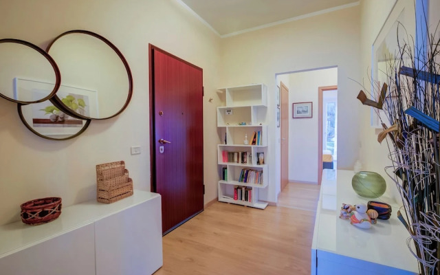 Alelu Classy And Chic Stresa Center