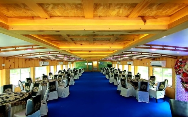 Coco HouseBoat