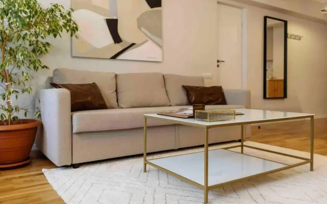 Stunning Views 2BR Intercontinental Flat