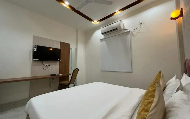Hotel Satsang Grand