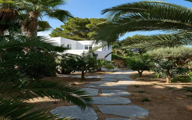 Lavish Villa Near Cala Llonga