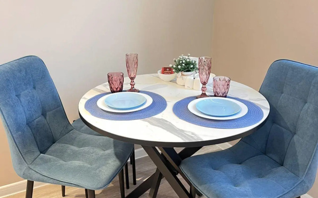 Апартаменты на проспекте Героев Отечества 8