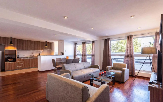 El Triunfo Apartments