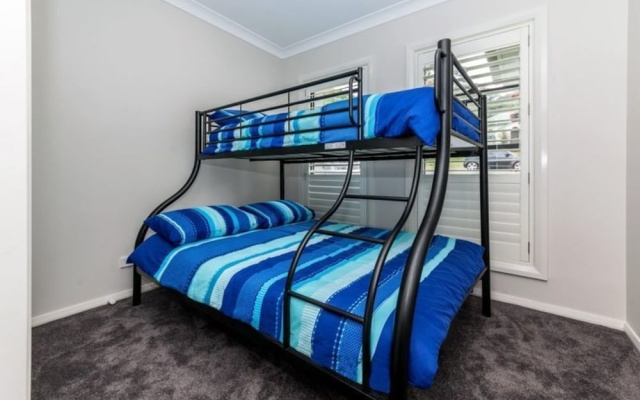 Tomaree Road, 19 'The Cottage' – Guest Rooms – Shoal Bay