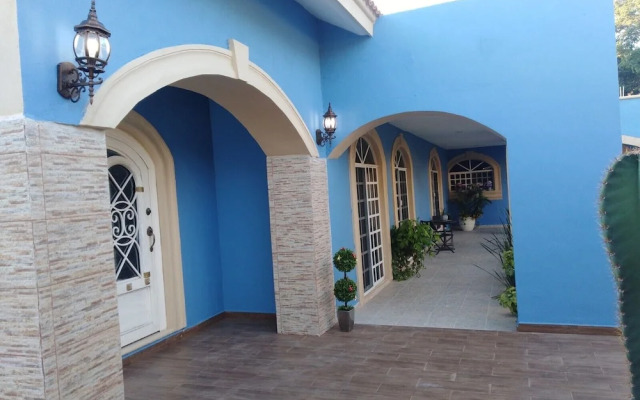 Residencia Uribe - Beautiful House With Private Pool