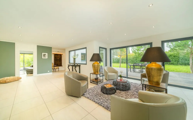 Dream 5BD Villa for Families Geneva 14KM