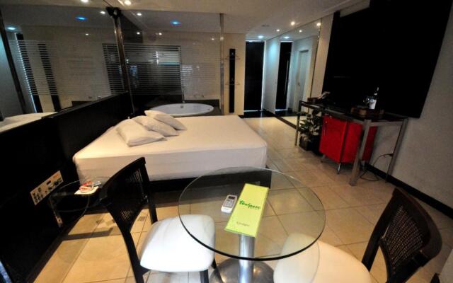 Toulouse Motel