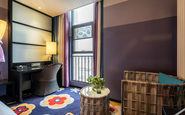 Yuhuashe Fashion Hotel (Zhengzhou Hanghai Plaza City Southeast Subway Station)