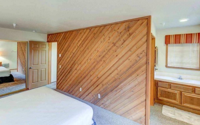 Aspen Creek 204 - Three Bedroom Condo